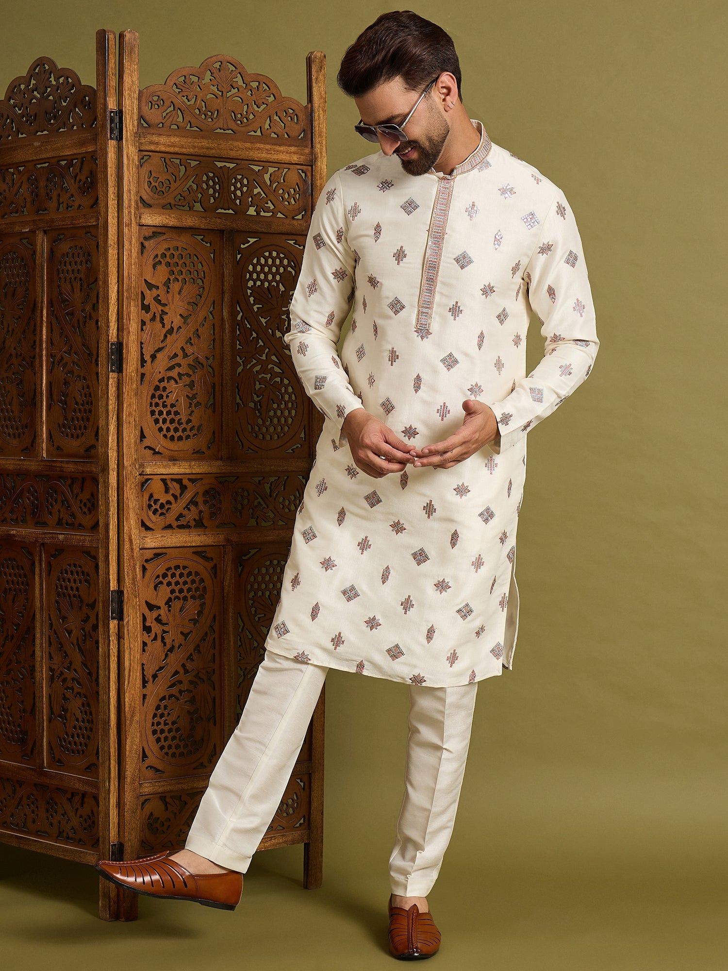 Off White Butti Embroidered Kurta Trouser Set
