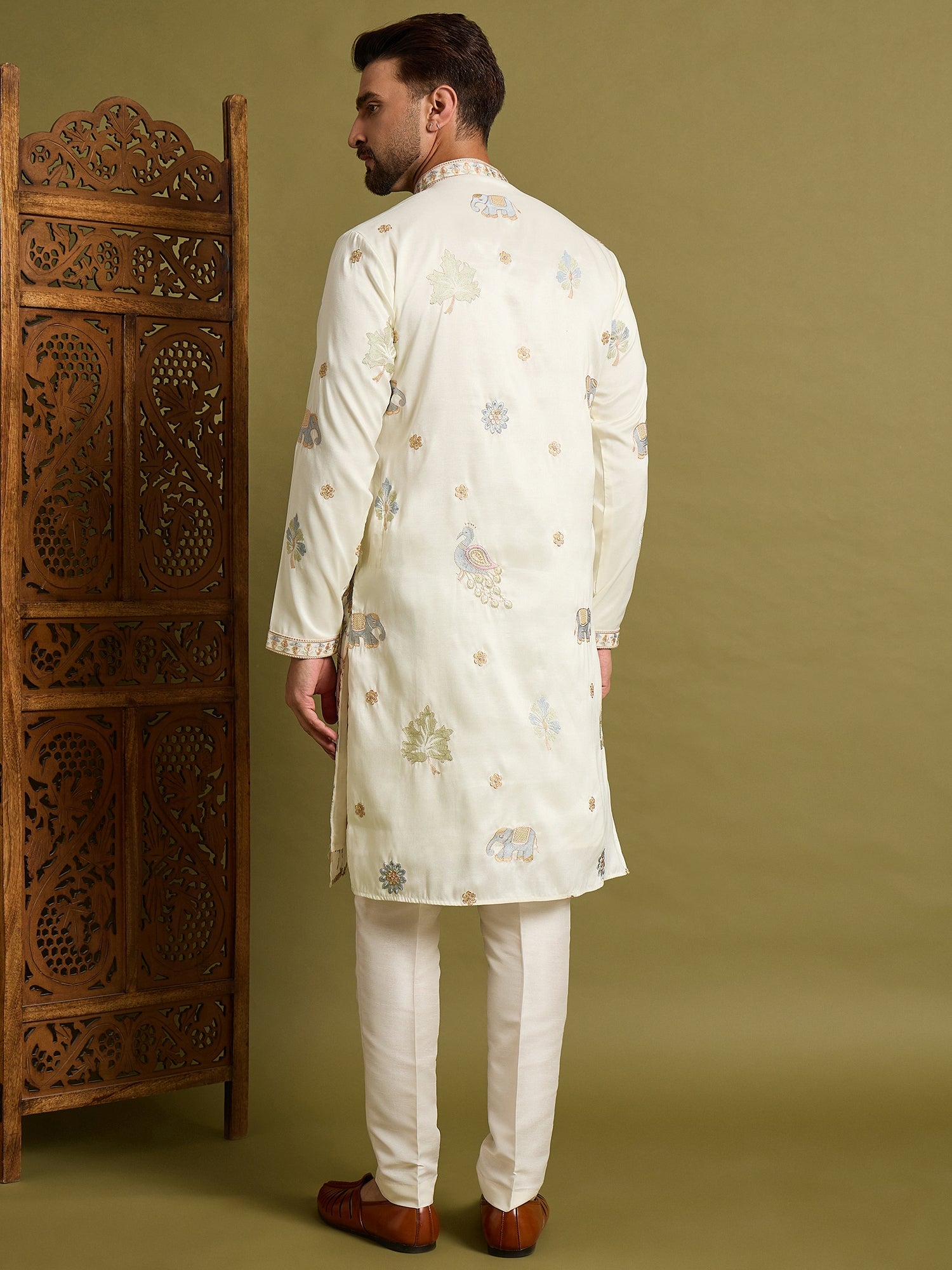 Off White Embroidered Figure Print Kurta Set