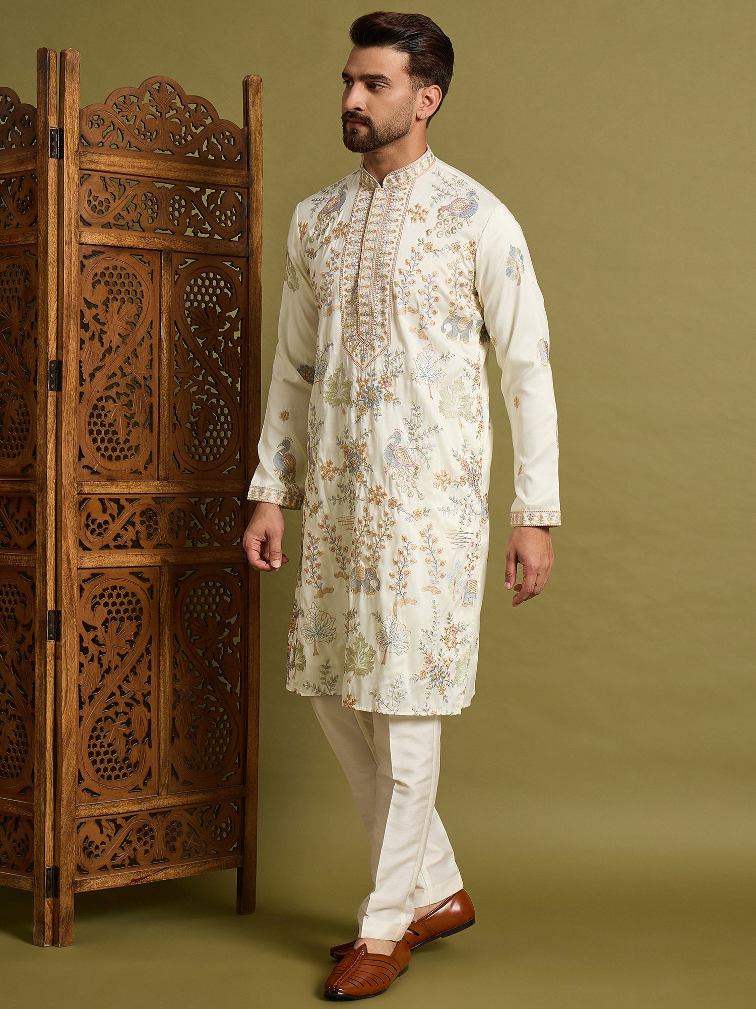 Off White Embroidered Figure Print Kurta Set