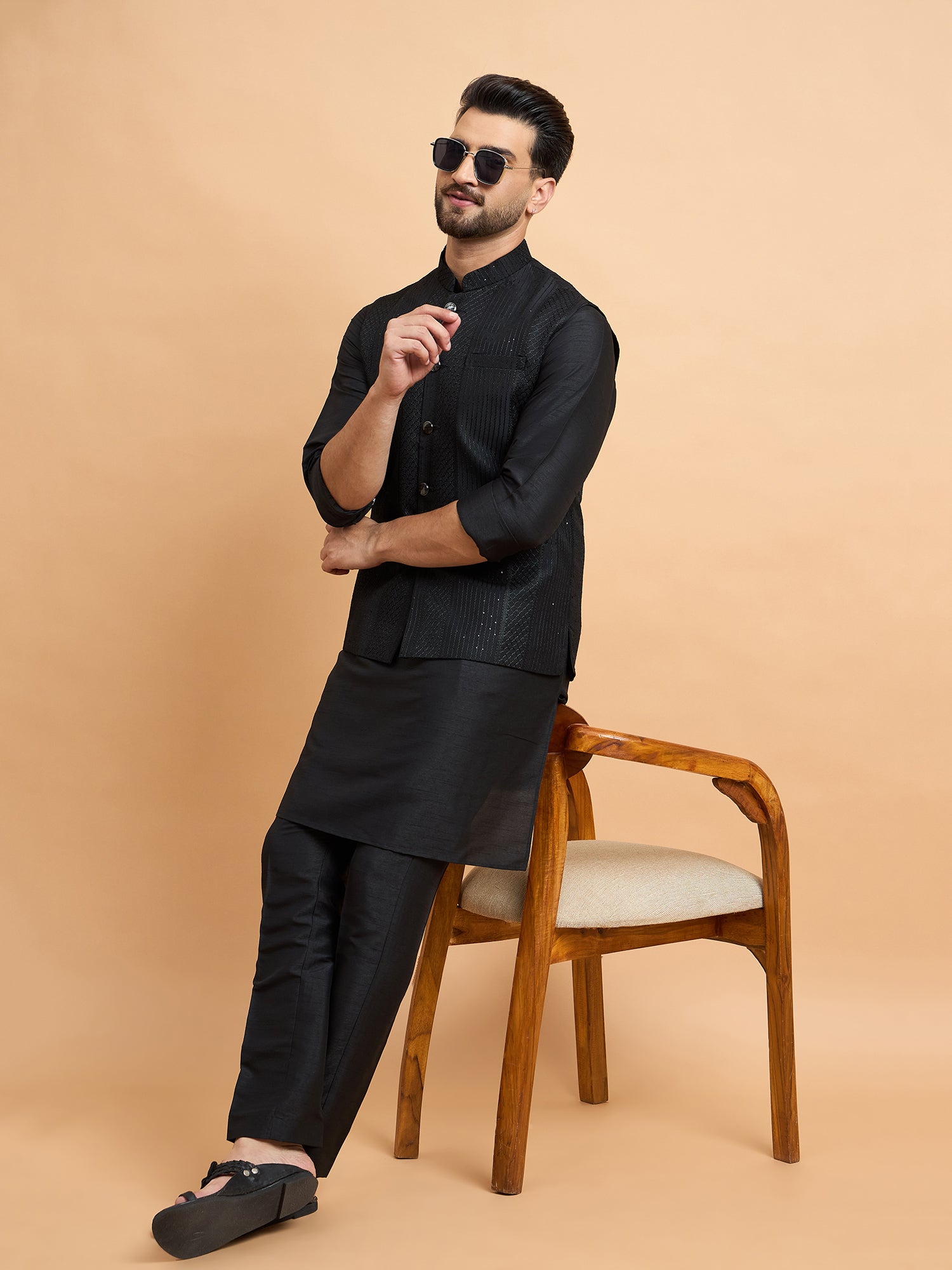 Black Lucknowi Koti Kurta Set
