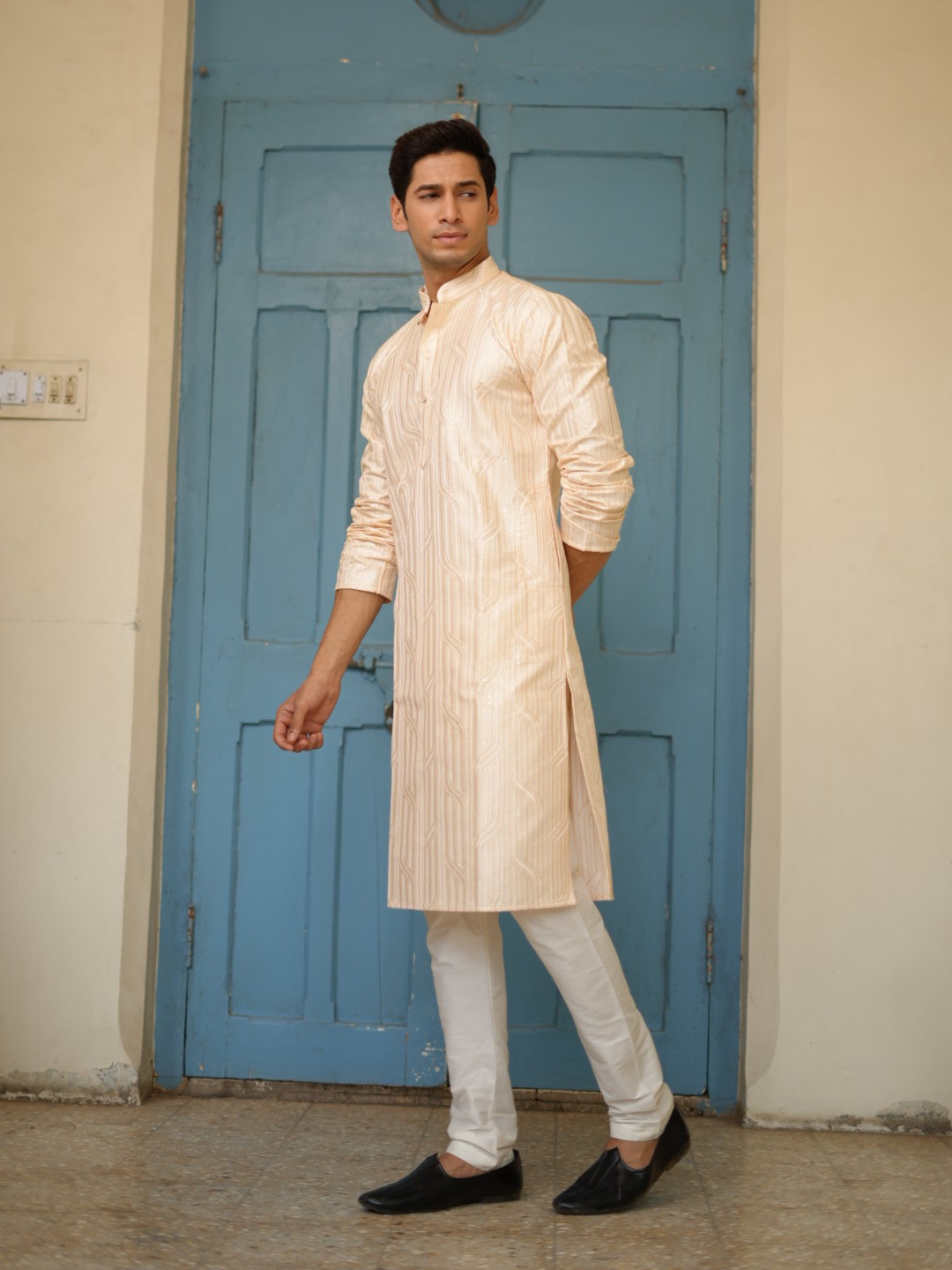 Ivory Lucknowi Kurta Set
