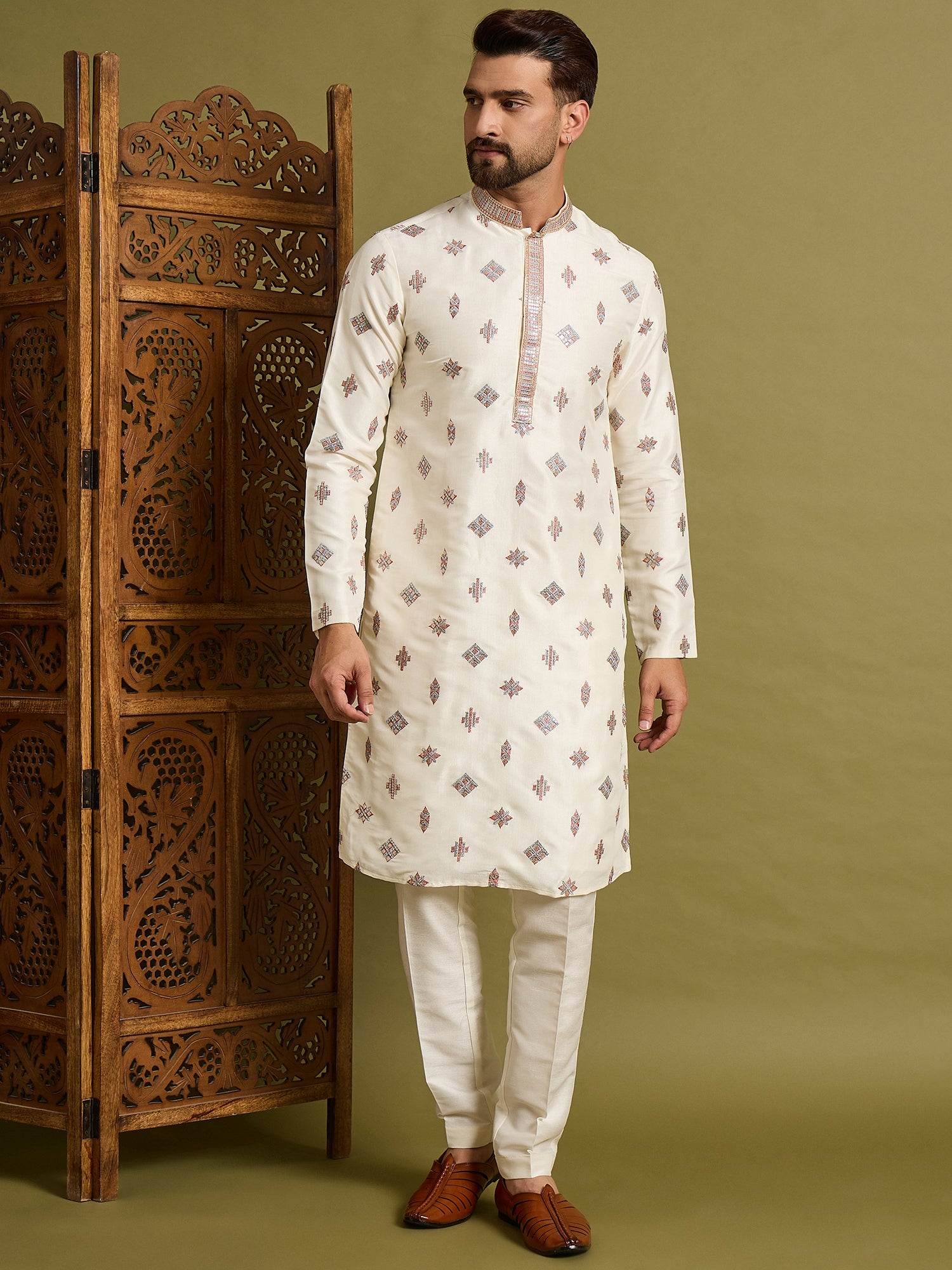 Off White Butti Embroidered Kurta Trouser Set
