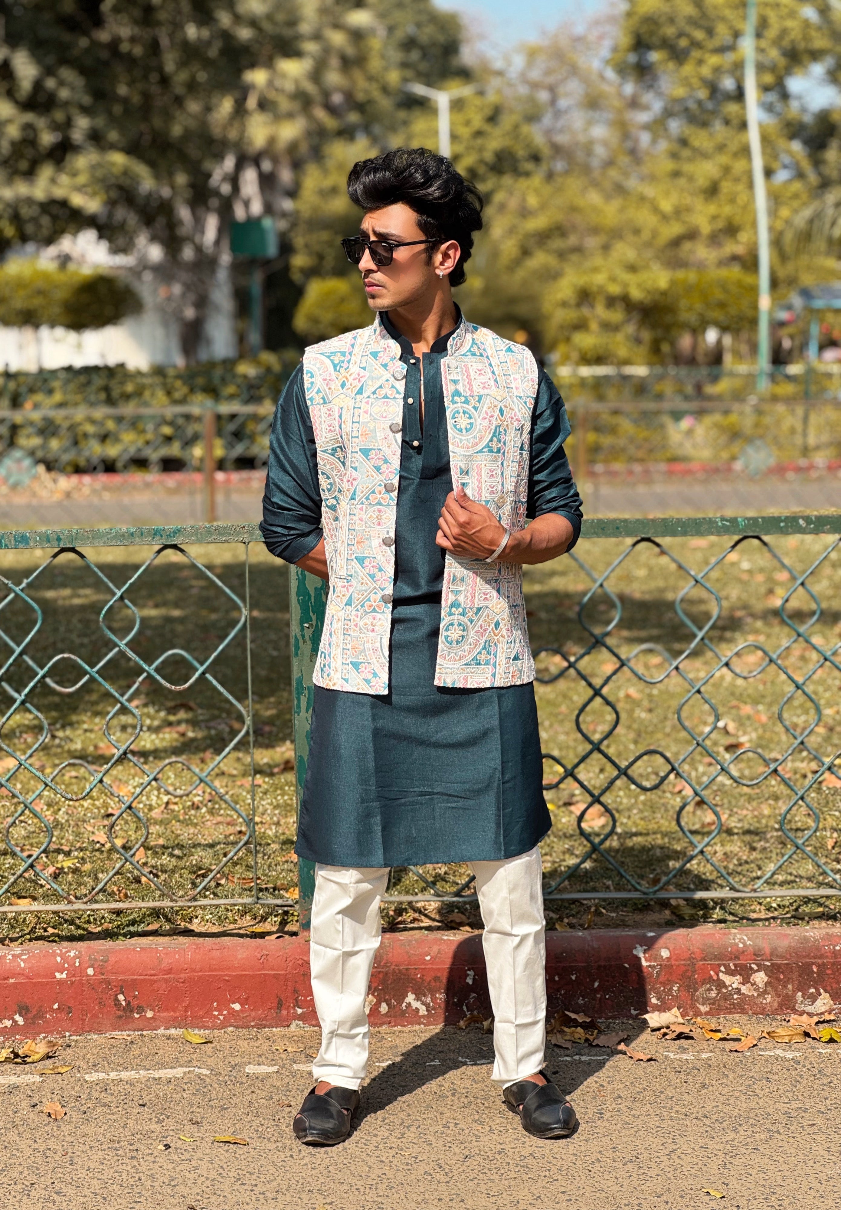 Magnet Men's Position Print Kurta Koti Set