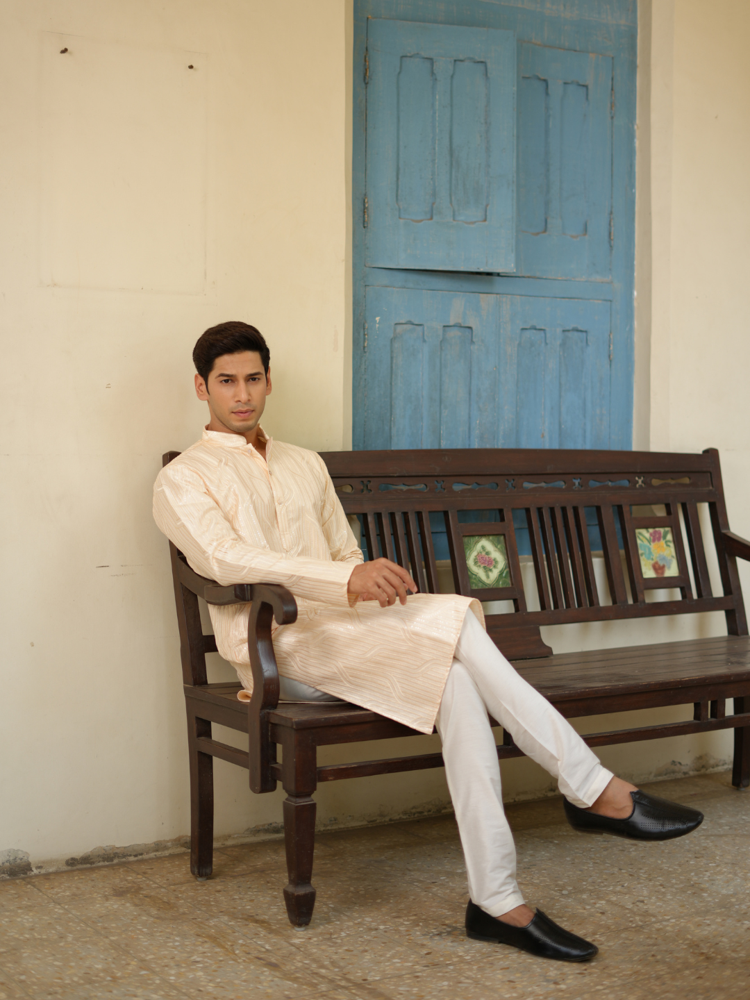 Magnet Men's Ivory Lucknowi Kurta Set