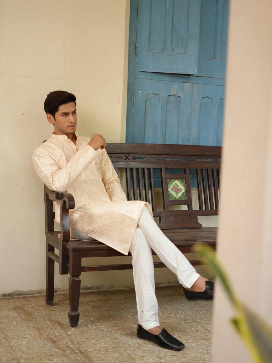 Magnet Men's Ivory Lucknowi Kurta Set