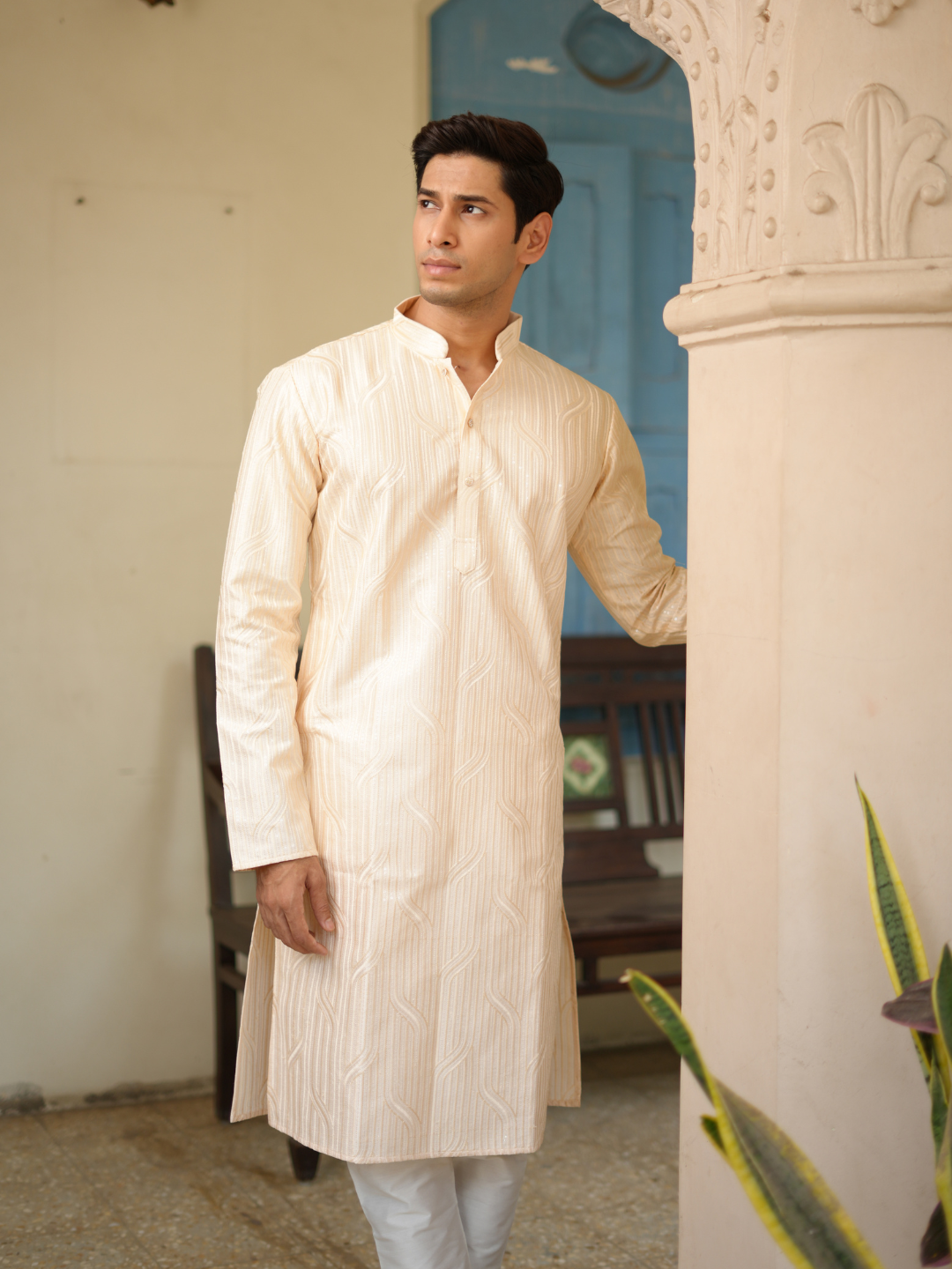 Magnet Men's Ivory Lucknowi Kurta Set