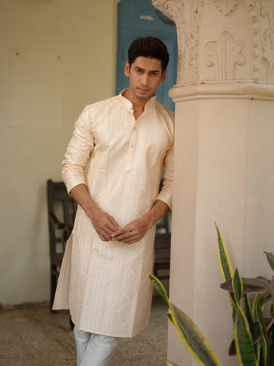 Magnet Men's Ivory Lucknowi Kurta Set